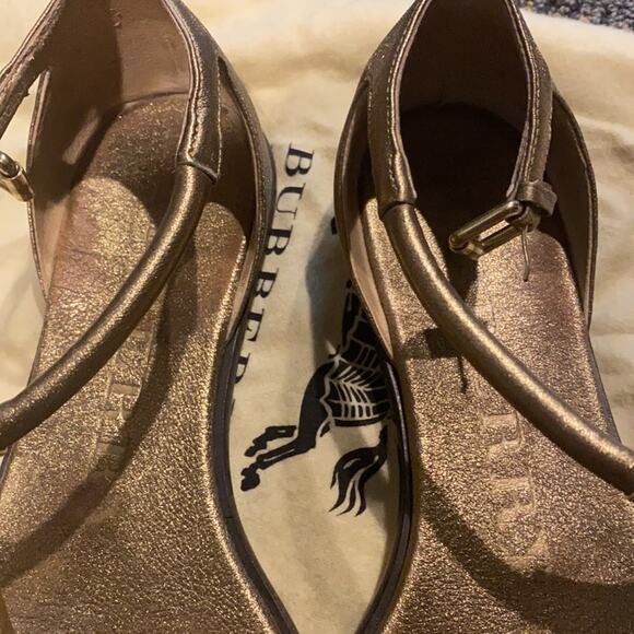 Burberry Metallic Gold Sandal size 38 - Picture 2 of 7